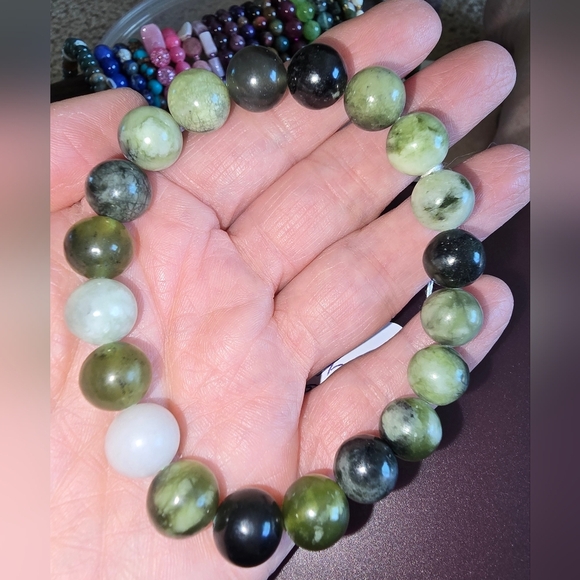 10mm Austrailian Chrysoprase Bracelet - Picture 3 of 14